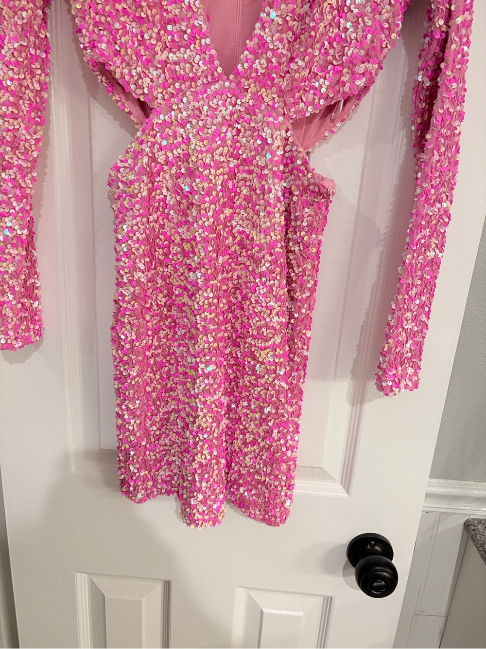 Petal & Pup Kelly Berry Pink Sequin Velvet Cutout Mini Dress Small NWT - Picture 3 of 8